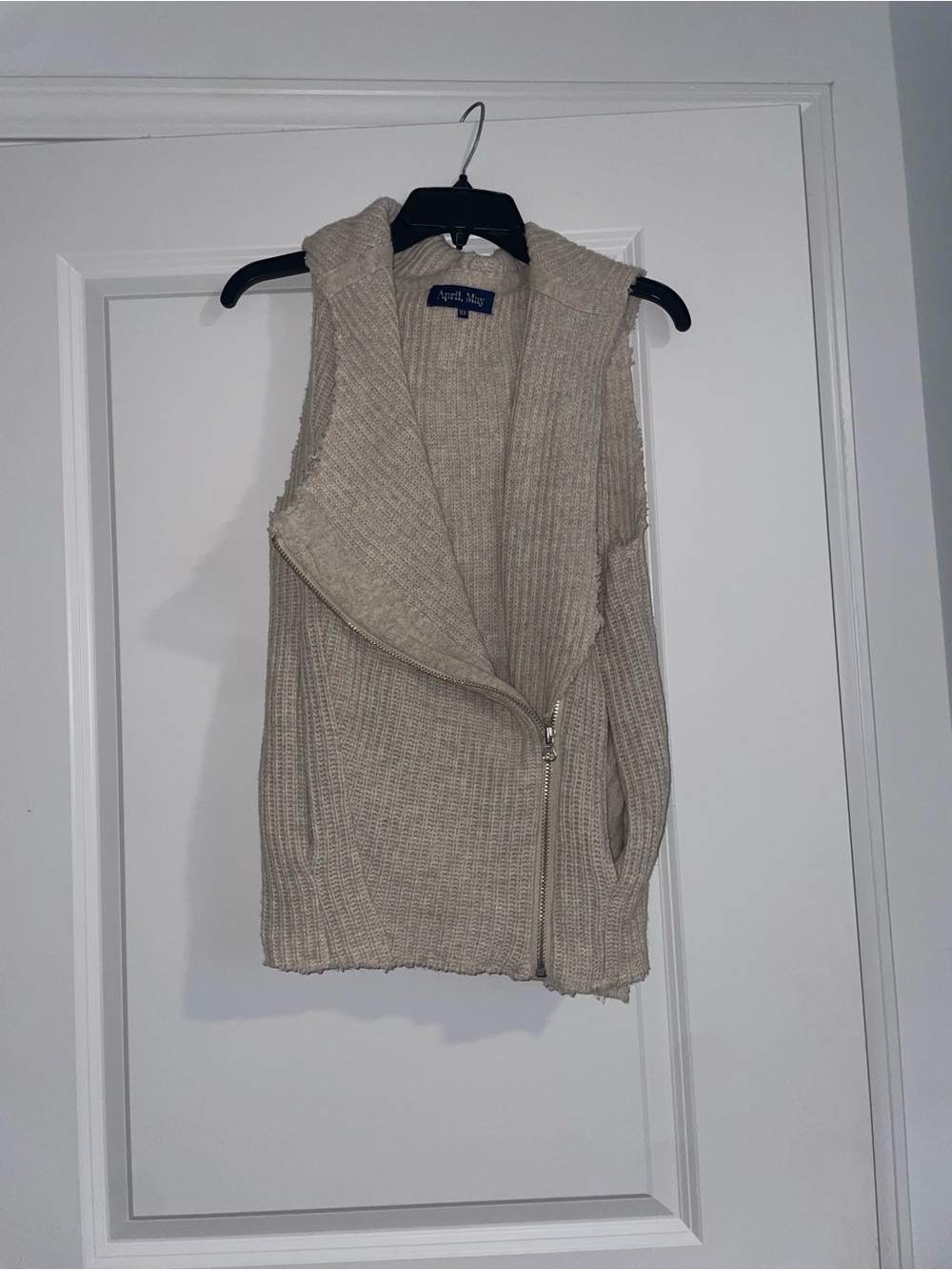 Cream Sleeveless Hooded Knit Zip Vest